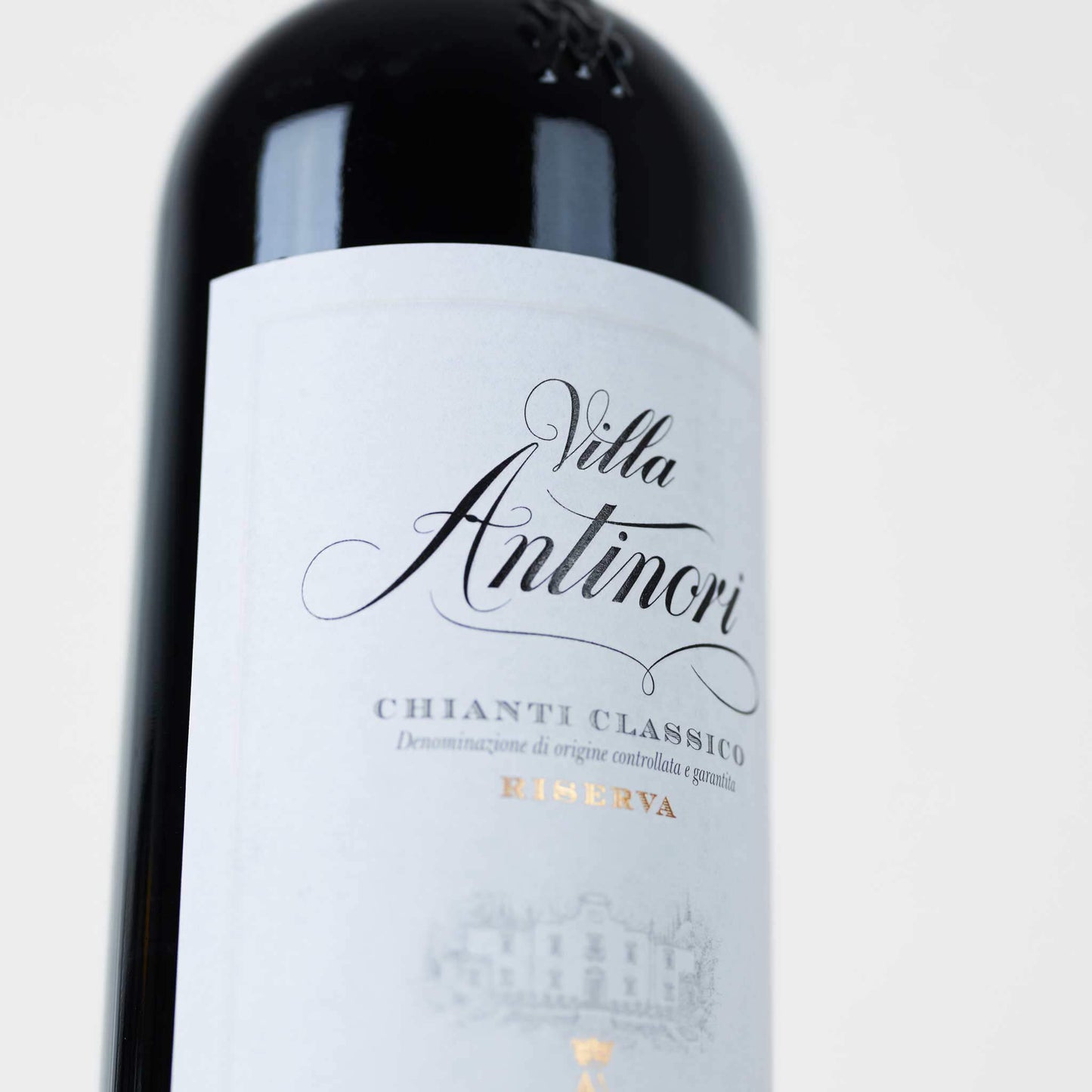 Etikett der Vorderseite in Nahaufnahmen mit Aufschrift Villa Antoni Chianti Classico