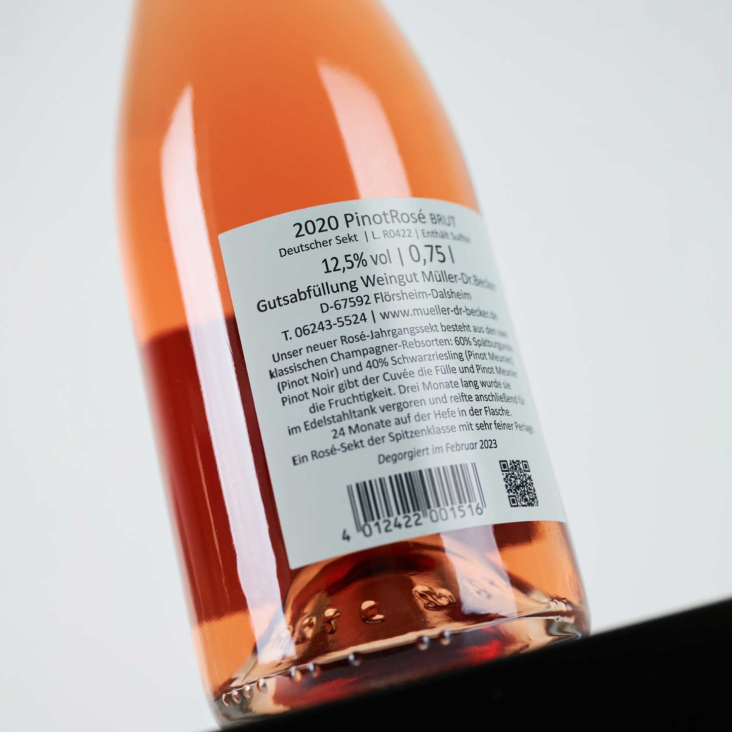 Flaschenrückseite mit Aufschrift 2020 Pinot Rose