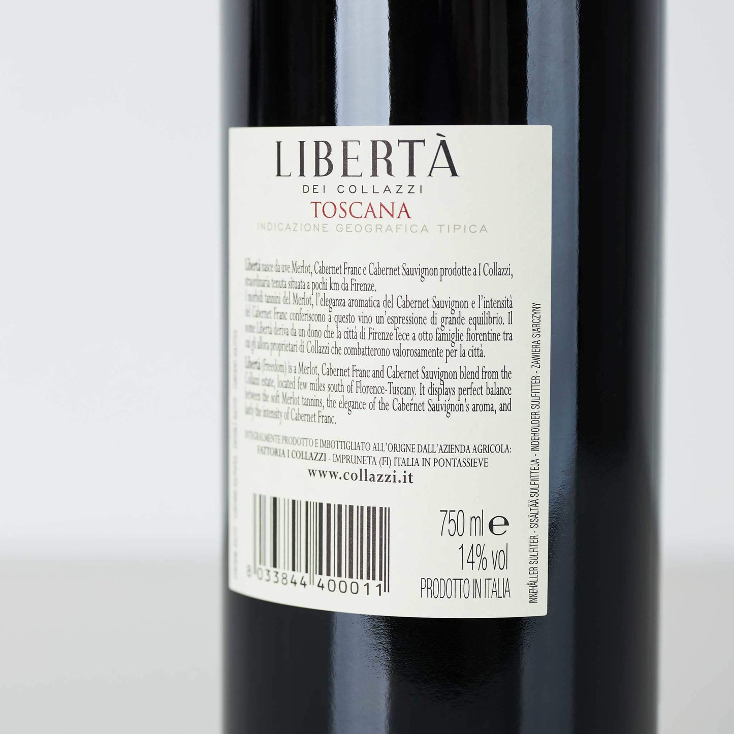 Flaschenrückseite mit weißem Etikett mit Aufschrift: "Liberta Toscana IGT 2019"