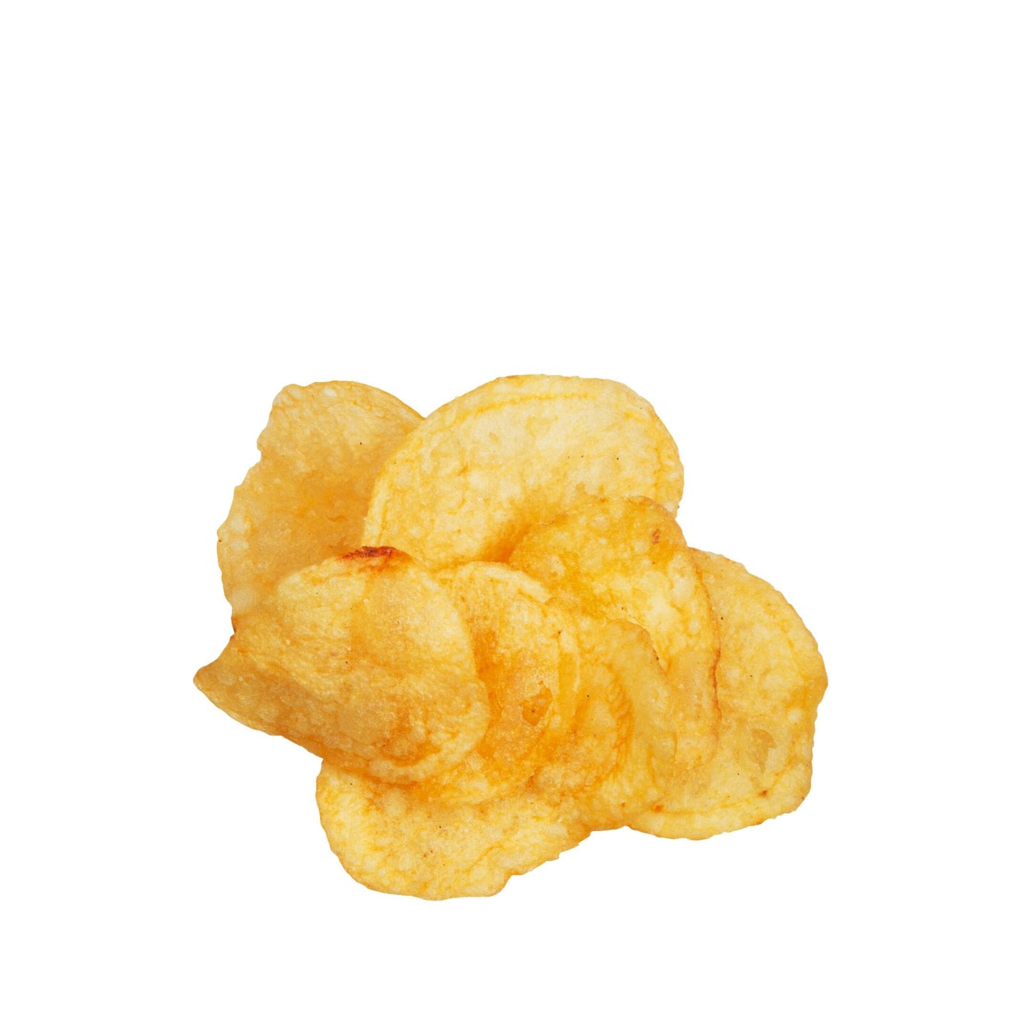 eine Handvoll Chips vor weißem Hintergrund