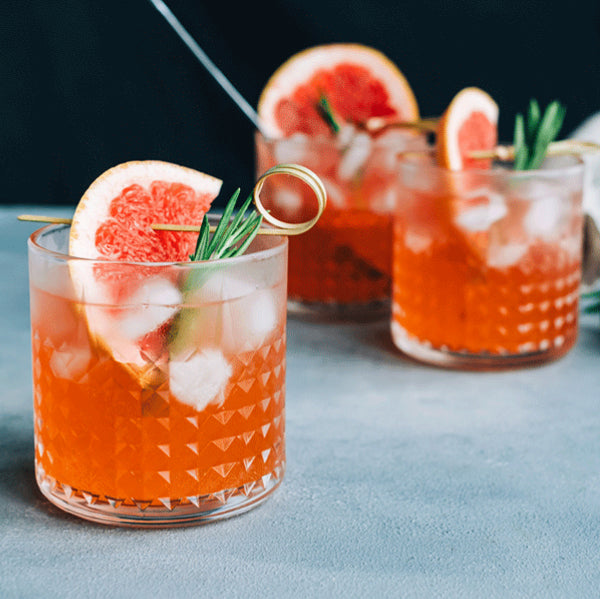 Vehrzehrvorschlag Cocktail mit Eiswürfeln
