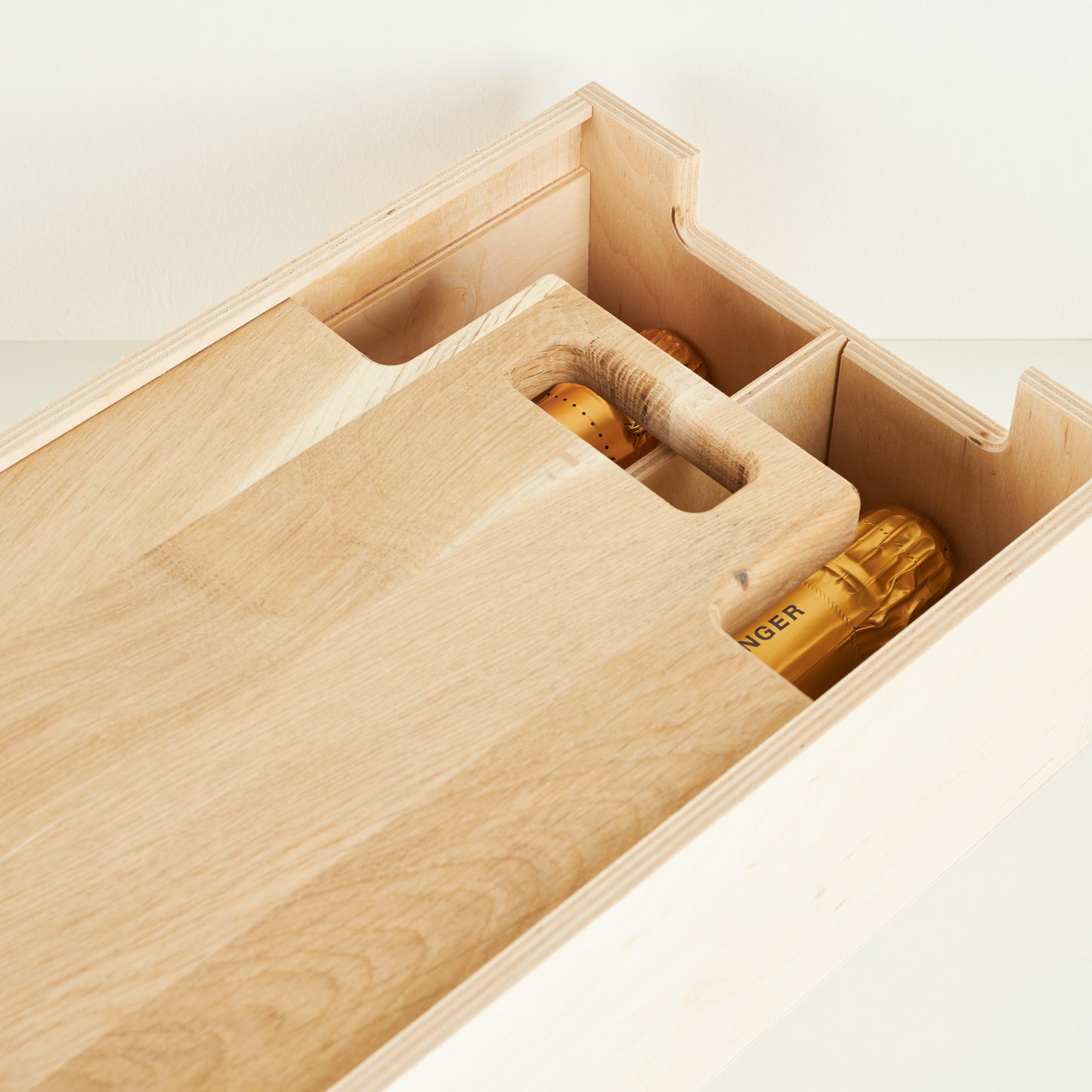 Geschenkbox und Weinkiste inkl. Schneidebrett