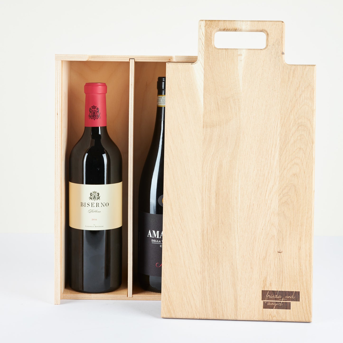 Weinkiste als Geschenkbox mit Schneidebrett aus Eichenholz